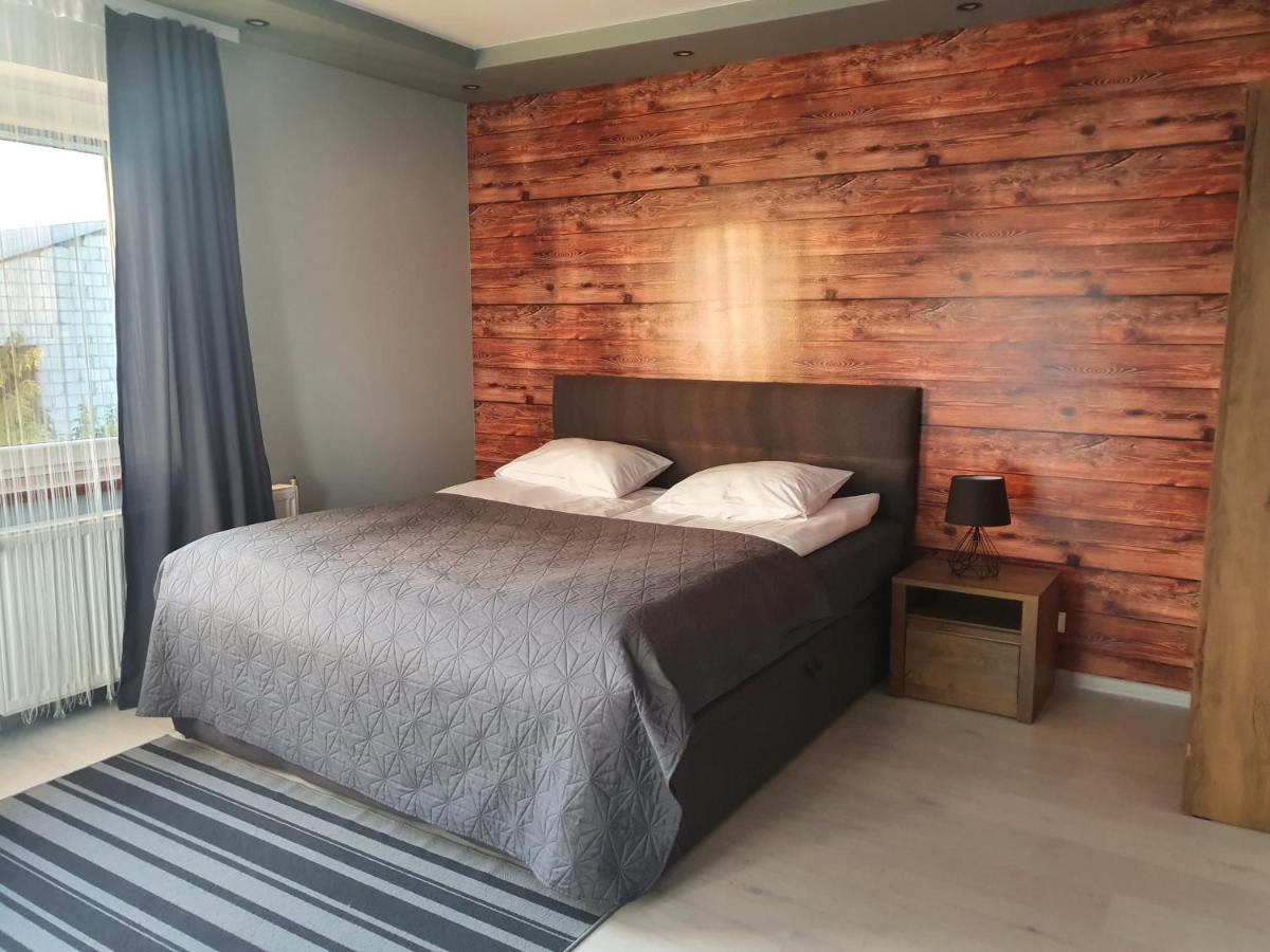 Willa "Aparthause" E-Apartamenty Mielec Exterior foto